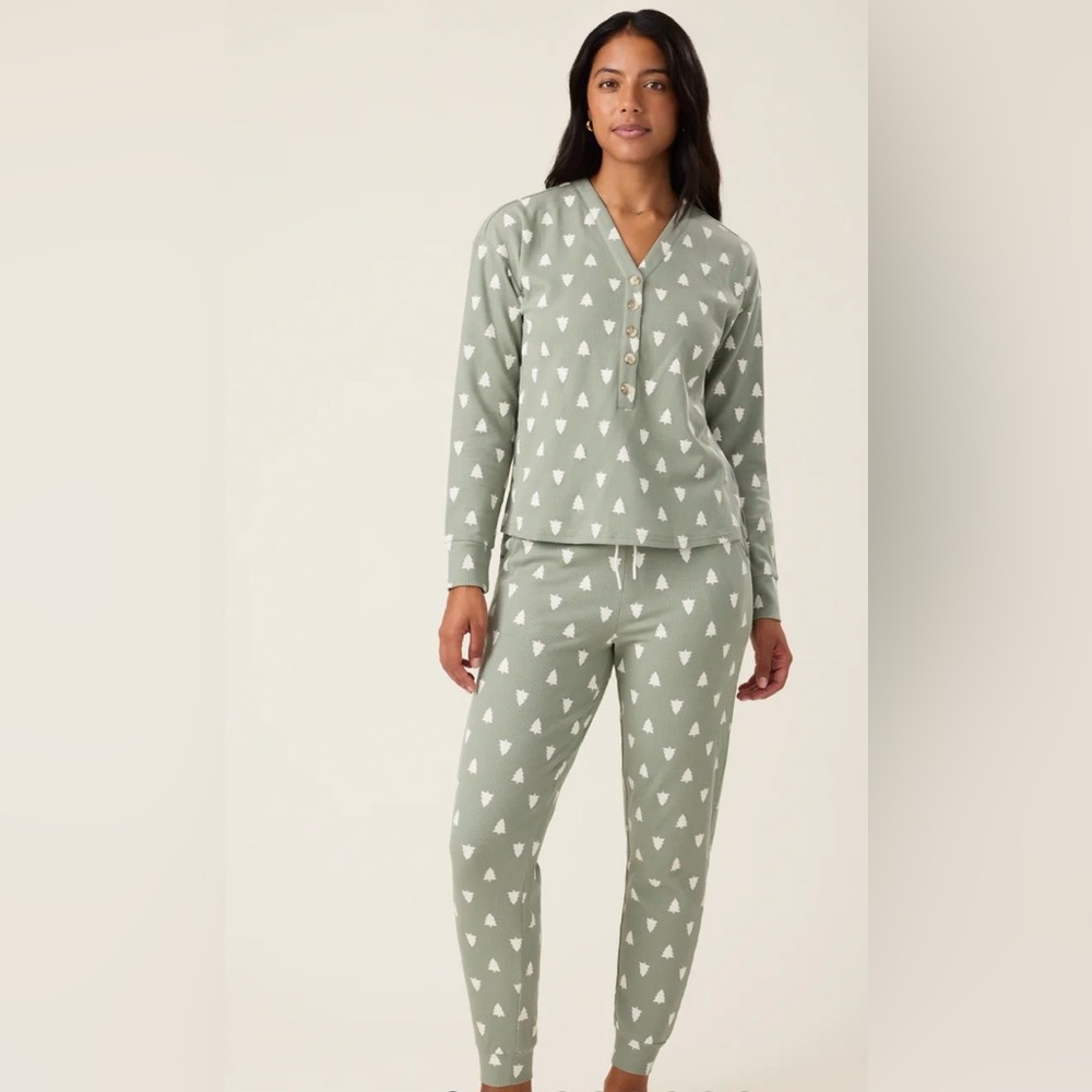 Kindred Bravely Waffle Maternity & Nursing Lounge Set sage trees